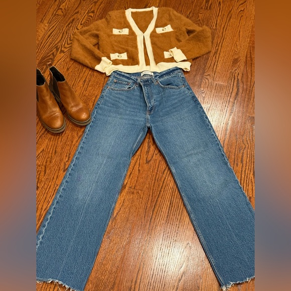 Abercrombie the 90’s relaxed high rise dark raw hem - Picture 4 of 7